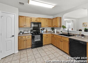 Building Photo - 502 Arabian
