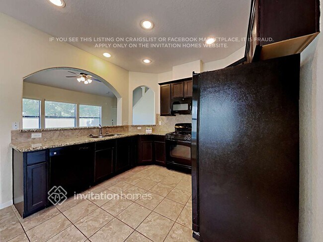Building Photo - 18416 Sunrise Oaks Ct