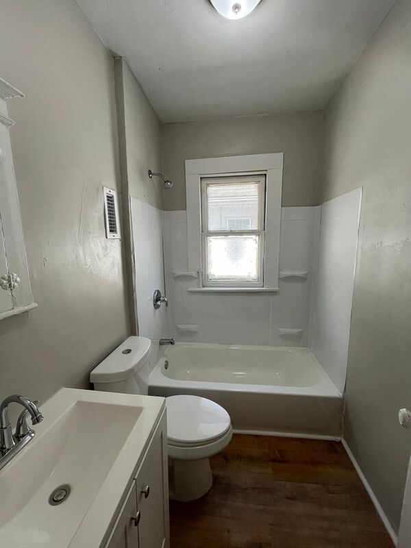 Building Photo - 246-248-248 Weyl St