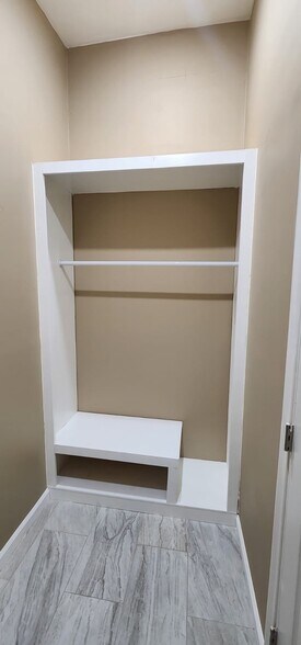 Building Photo - 1087 Monserate Ave