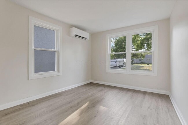 Building Photo - 561 Erickson Ave