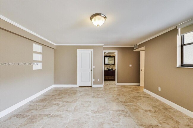 Building Photo - 8613 SW 79th Pl