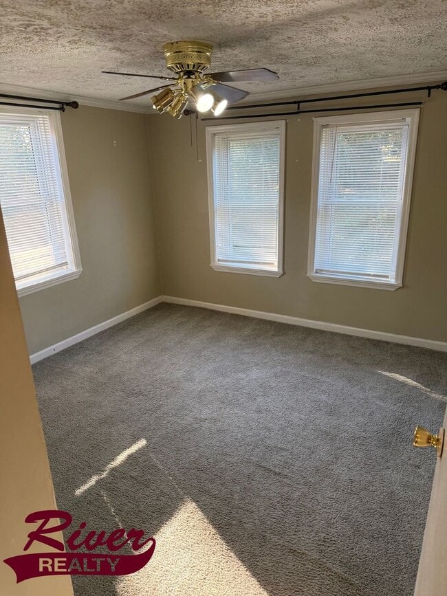 Building Photo - 2114 Telfair St