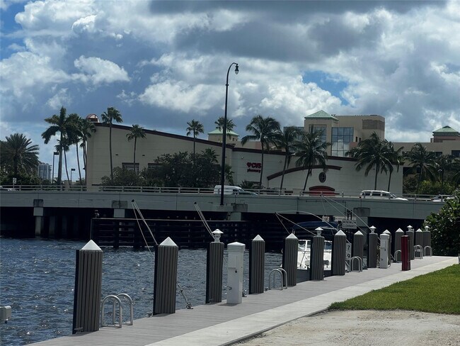 Building Photo - 1170 N Federal Hwy