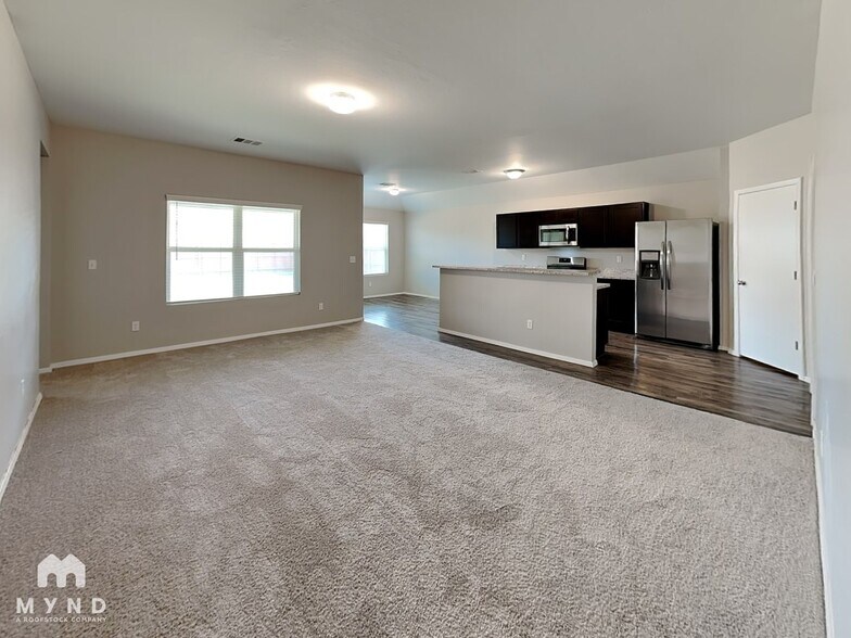 Building Photo - 2303 Ridge Way