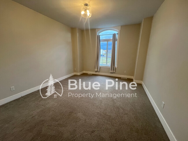 Building Photo - 1104 Cypress Loop