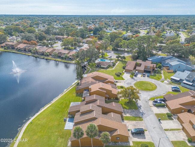 Building Photo - 120 Lakewood Village Cir