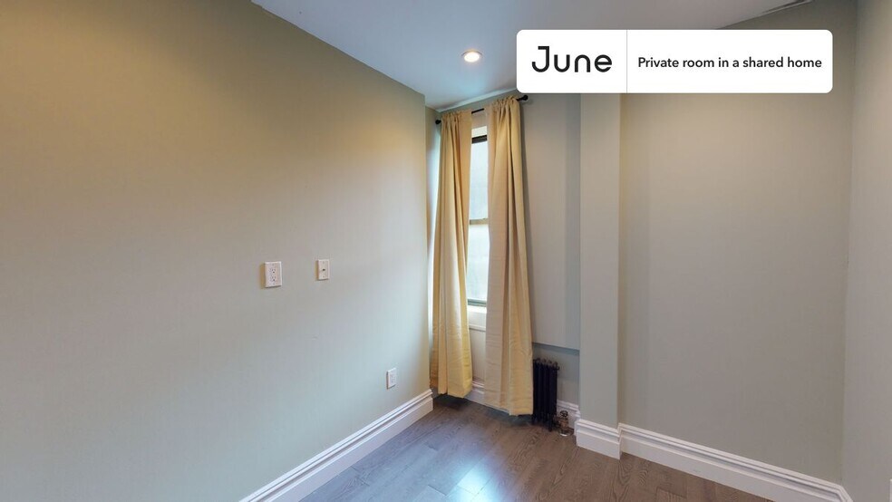 Building Photo - Room in Shared 3 bed/2 bath home