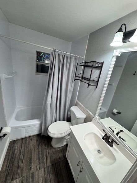 Building Photo - 7724 Brettonwood Dr