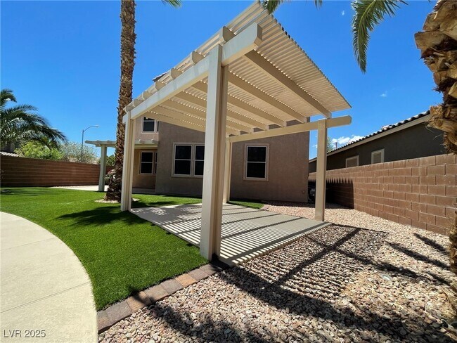 Building Photo - 6636 Sand Swallow St