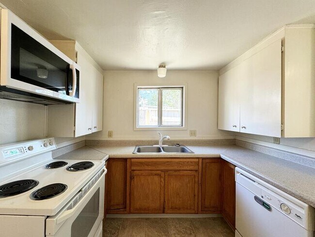 Building Photo - 2963 Alder St