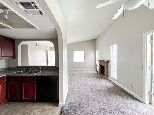 Building Photo - 2112 Sunfish Dr