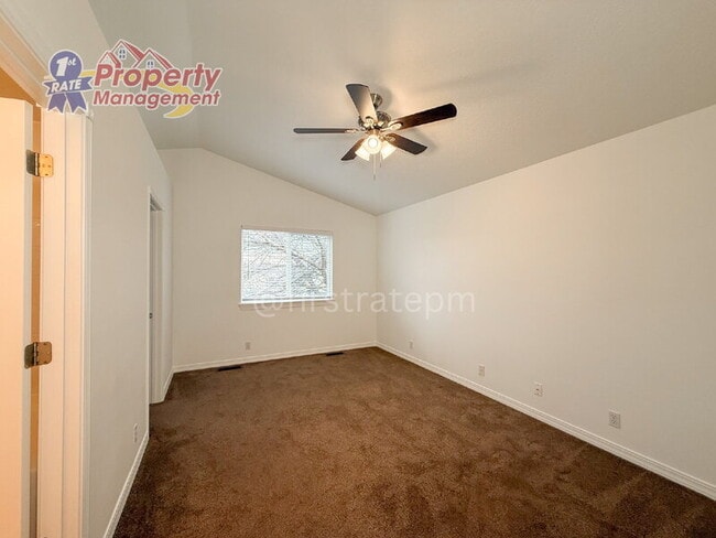 Building Photo - 1923 N Tyra Ave