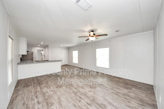 Building Photo - 1560 Brown Rd