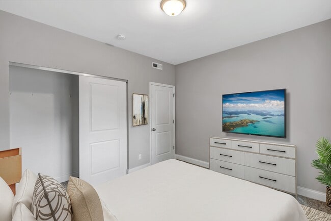 Building Photo - 3525 Giles Ave