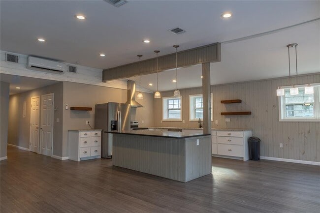 Building Photo - 120 Erskine Ferry Rd