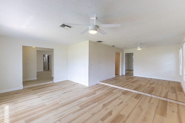 Building Photo - 5316 SW 8th Pl