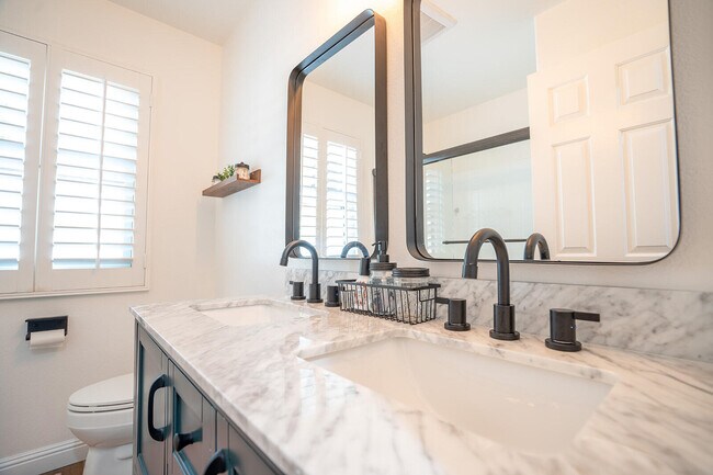 Building Photo - 45150 Birchcrest Cir