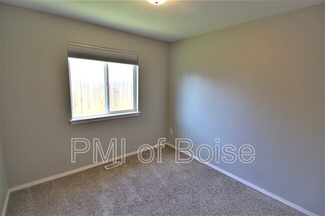 Building Photo - 306 Pietra Way