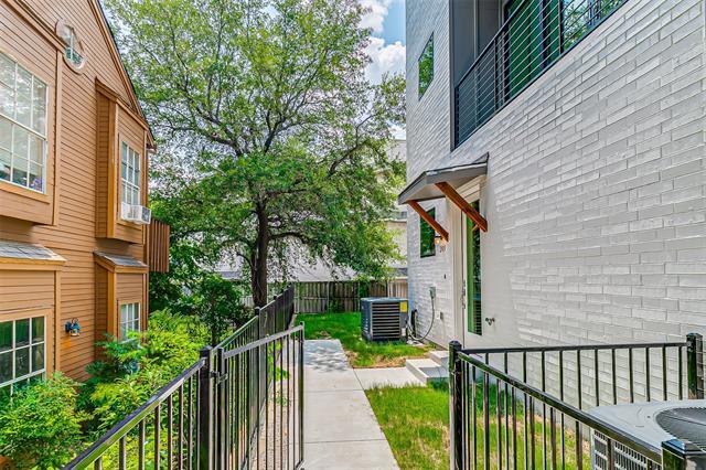Building Photo - 6028 Lewis St