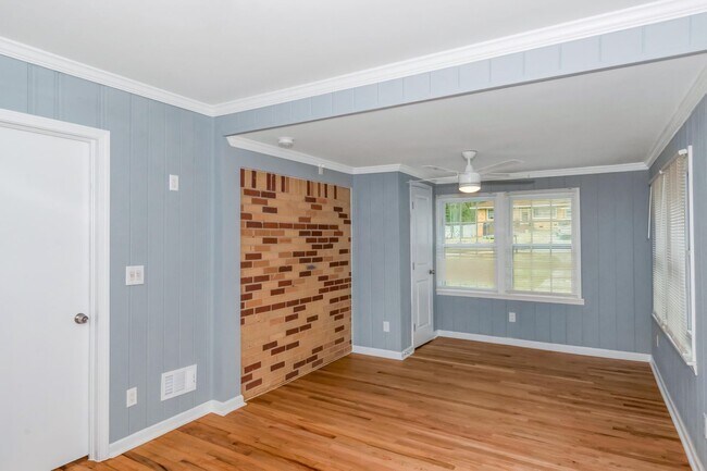 Building Photo - 2019 Knight Ct SE