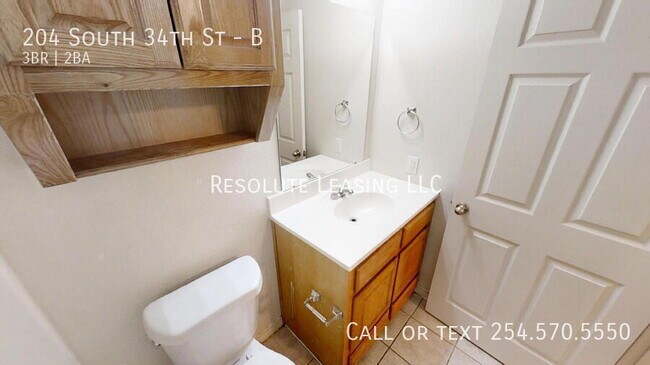 Building Photo - 204 S 34th St