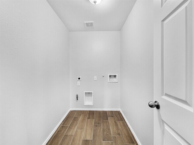 Building Photo - 8822 Rolling Rapids Rd