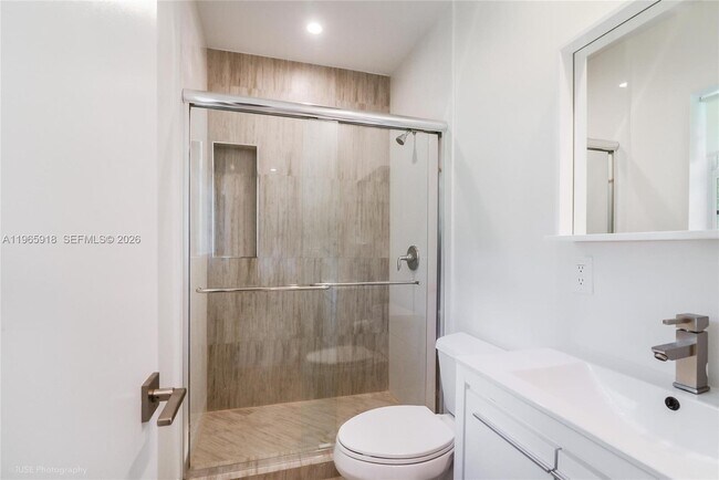 Building Photo - 52 Camden Dr