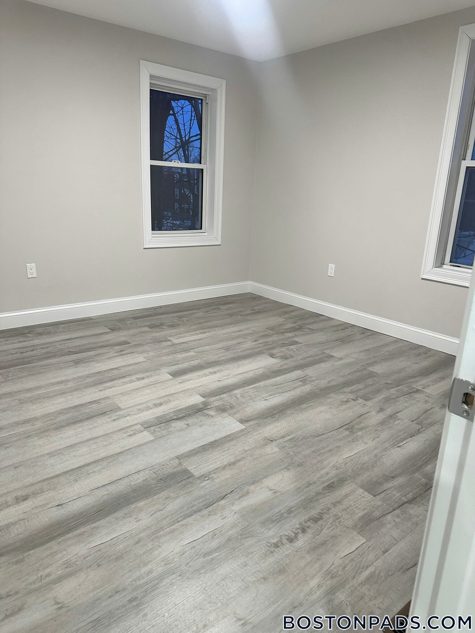 Building Photo - 55 Burrell St