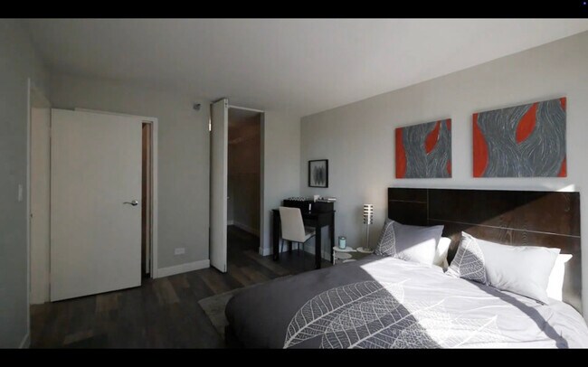 Building Photo - 40 E Delaware Pl