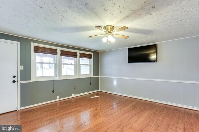 Building Photo - 341 Bigley Ave