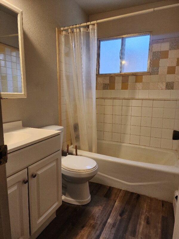 Building Photo - 736 Elmhurst Pl