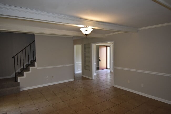 Building Photo - Stunning 5-Bedroom Home in Bartlett - Spacious, Elegant & Move-In Ready!