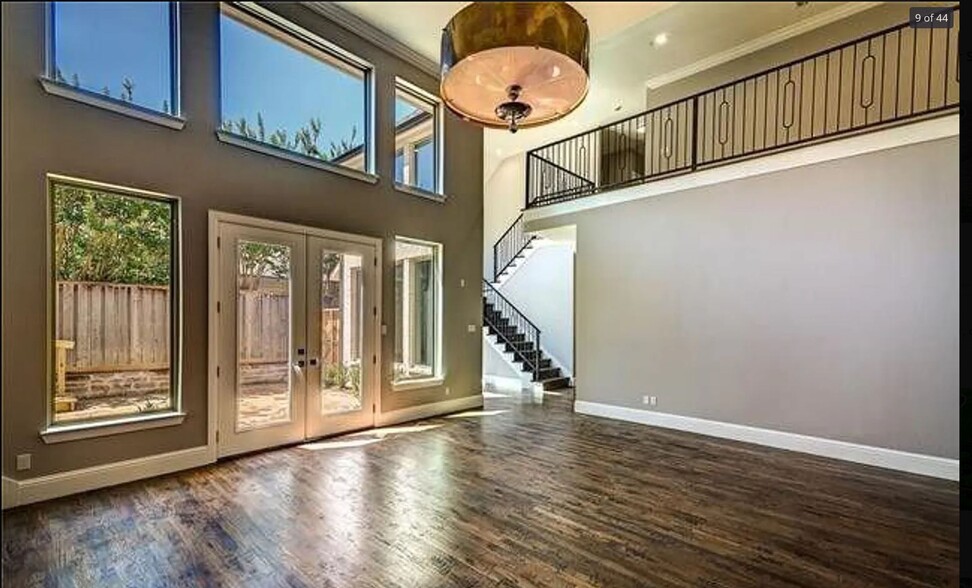Building Photo - 10532 Barrywood Dr