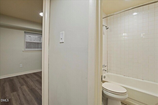 Building Photo - 7124 Longstreet Dr