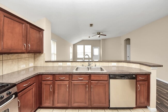 Building Photo - 1722 Lansing Cove Dr