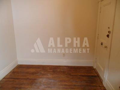 Building Photo - 18 Euston St