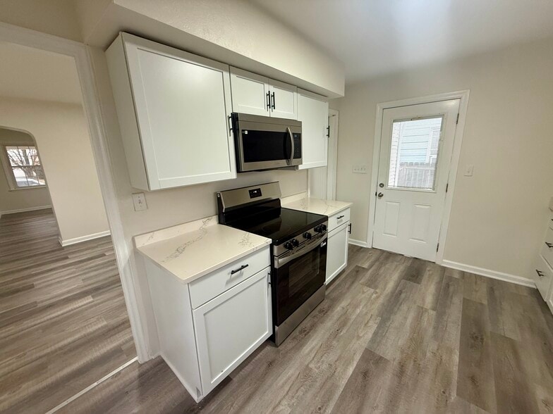 Building Photo - 436 Larcomb Ave