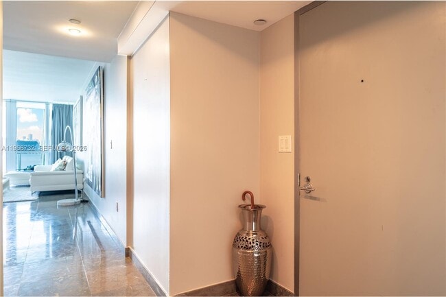 Building Photo - 540 West Ave