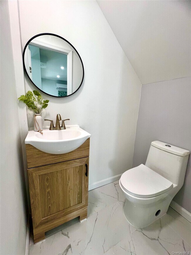 Building Photo - 128 W Main St