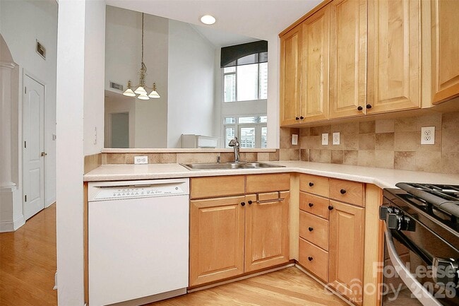 Building Photo - 401 N Church St