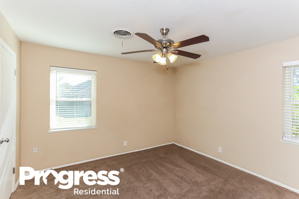 Building Photo - 6420 Valley Ridge Dr