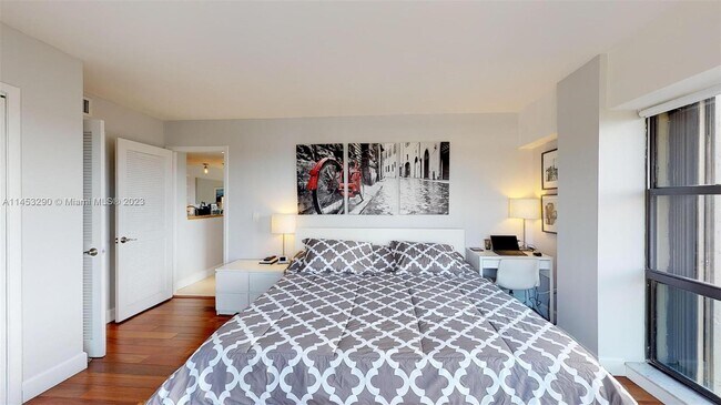 Building Photo - 77 Crandon Blvd