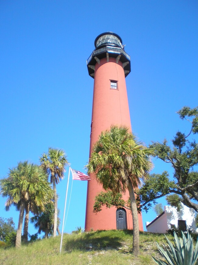 Building Photo - 1605 S US Hwy 1