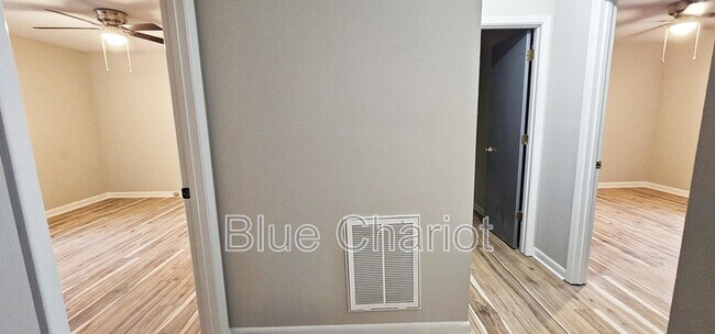 Building Photo - 47 Bell Cir