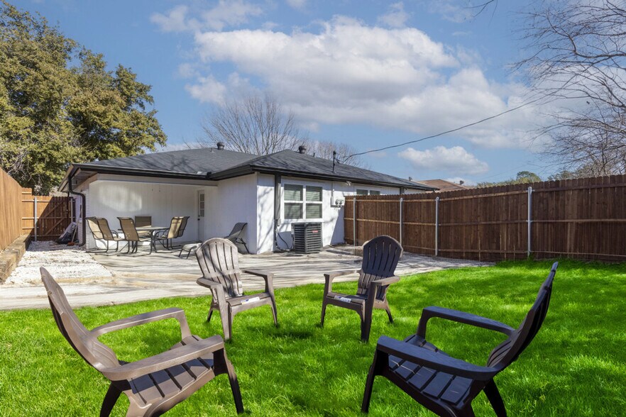 Building Photo - 604 Gemini Ct