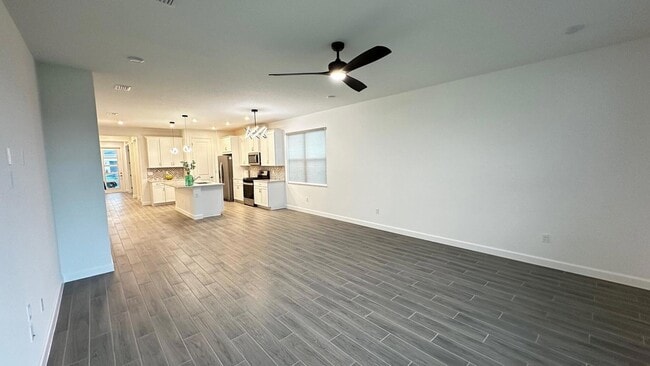 Building Photo - 10654 SW Village Pkwy