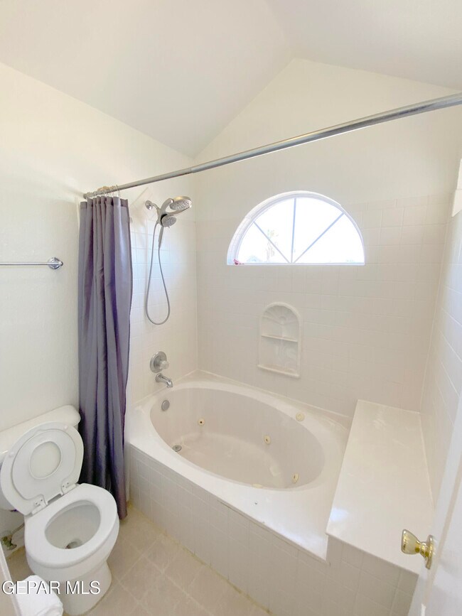 Building Photo - 4320 Loma Del Norte Dr