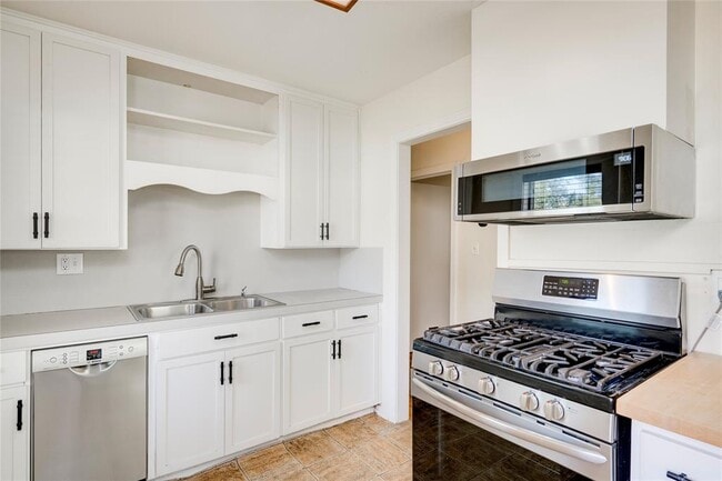 Building Photo - 4804 Tanney St