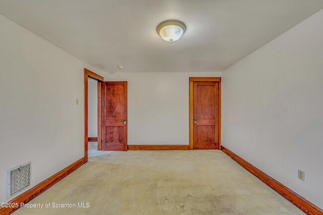 Building Photo - 443 14th Ave